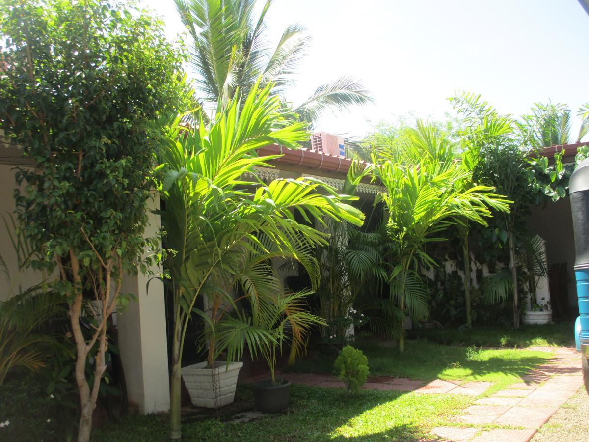 טרינקומאלה Uppuveli Beach House מראה חיצוני תמונה